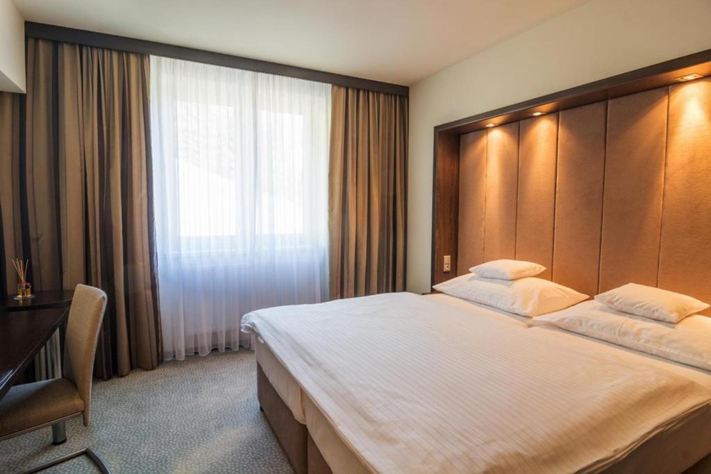 Spa Hotel Lanterna Вельке-Карловице Экстерьер фото